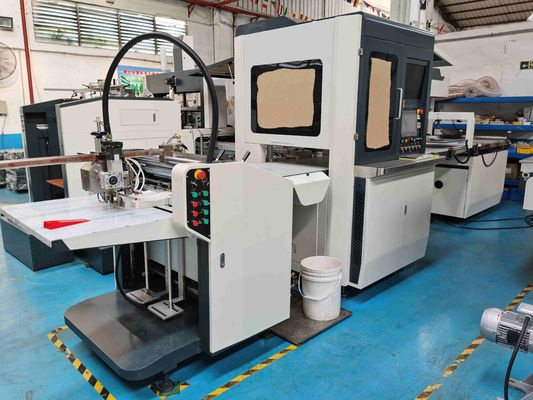 Máquina rígida totalmente automático da cartonagem da tampa e do presente da base com posicionamento visual