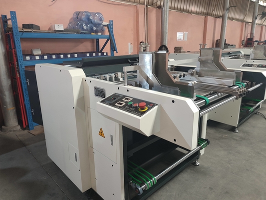 Máquina de Grooving Automática em V - A Solução Última para Grooving de Cartão Eficiente na Fabricação de Caixas Rígidas.