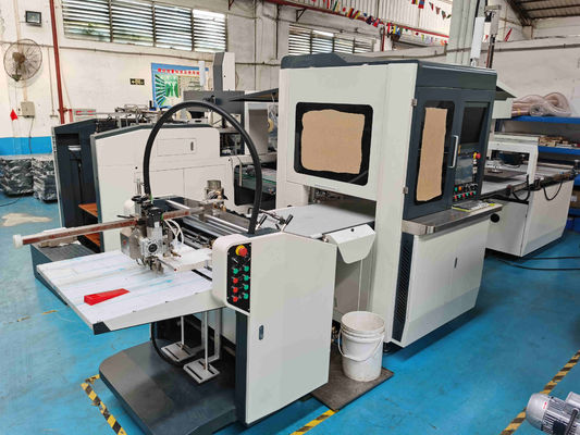 Máquina rígida magnética totalmente automático da cartonagem do presente de casamento com posicionamento visual