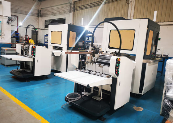 Equipamento semiautomático de colagem de caixas para caixas de cobertura dura
