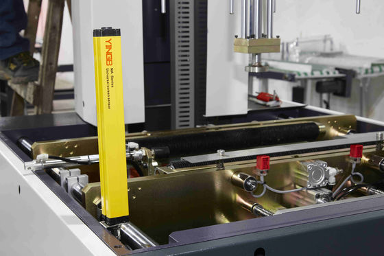 Máquina de envolvimento rígida de papel doce semi automática da caixa para caixas do telefone