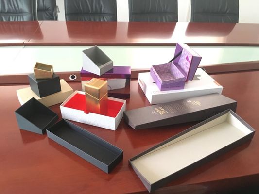 Máquina de envolvimento rígida do estiramento da caixa da caixa da máquina de envolvimento do perfume da caixa do cigarro do presente