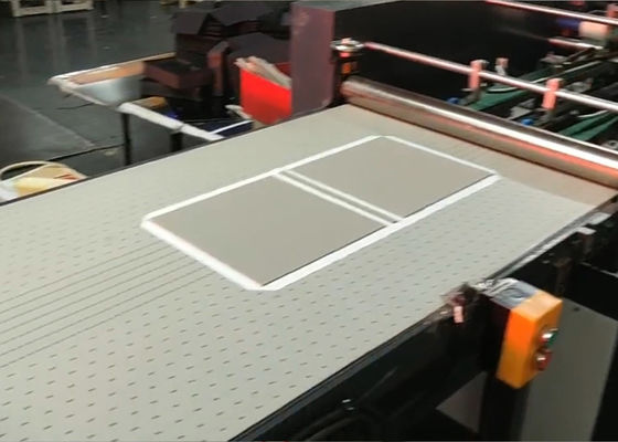 Caso automático da placa do jogo que faz a máquina da fabricação da tampa do móbil da máquina para trás