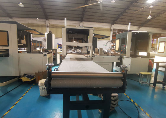 Máquina de colagem de papel automática para a caixa interna que posiciona e para ser uma da etapa para a cartonagem rígida