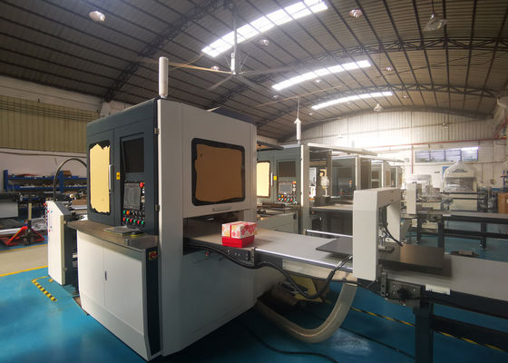 Máquina de colagem de papel automática para a caixa interna que posiciona e para ser uma da etapa para a cartonagem rígida