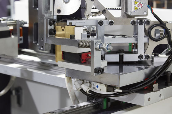 Máquina de gravação de canto pneumática automática para a cartonagem cosmética
