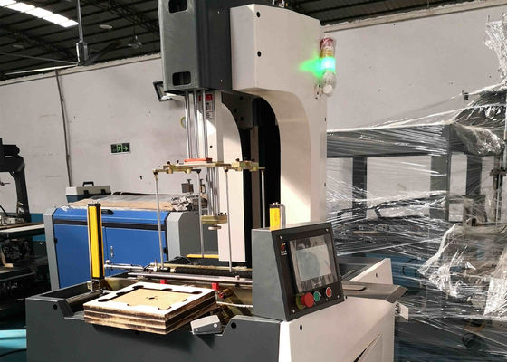 Máquina de envolvimento rígida do estiramento da caixa da caixa da máquina de envolvimento do perfume da caixa do cigarro do presente